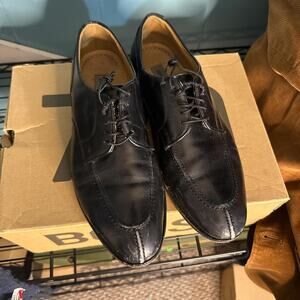Black leather lace up dress shoes
